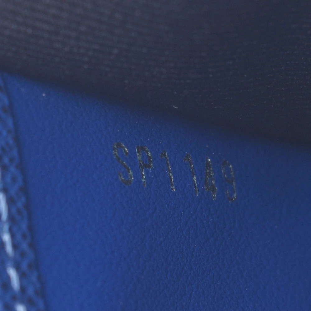 LOUIS VUITTON Taiga Rama Pochette Discovery Cobalt Blue Leather Clutch Bag - Picture 11 of 11